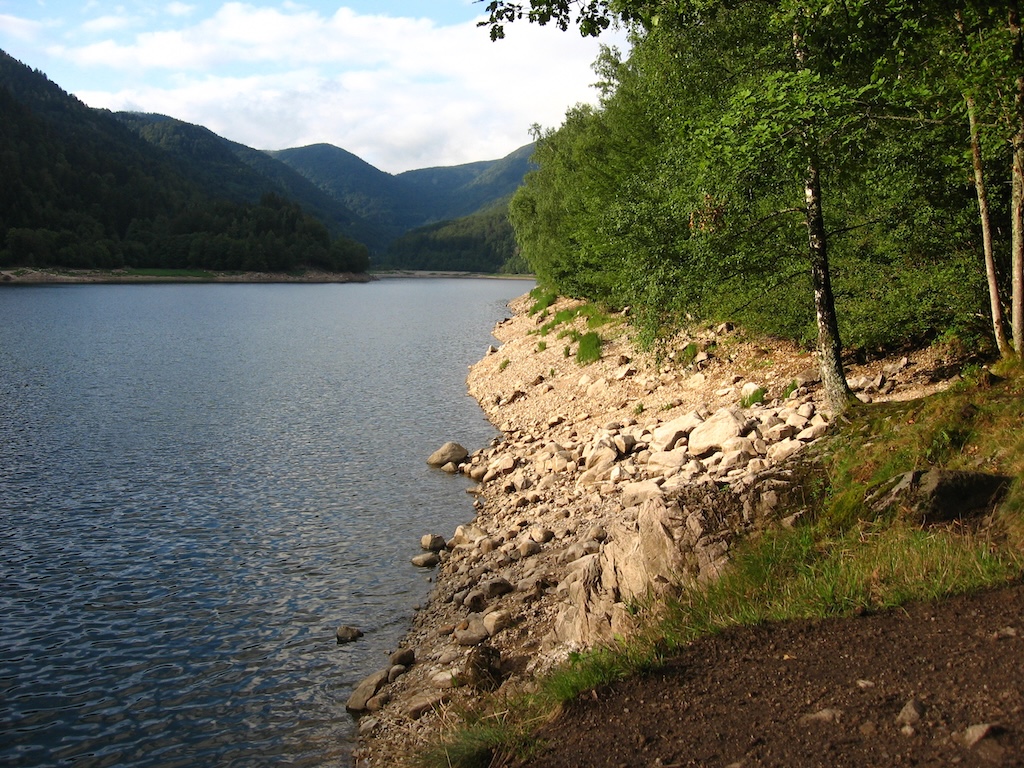 https://reinout.vanrees.org/images/2026/lac-de-kruth7.jpg